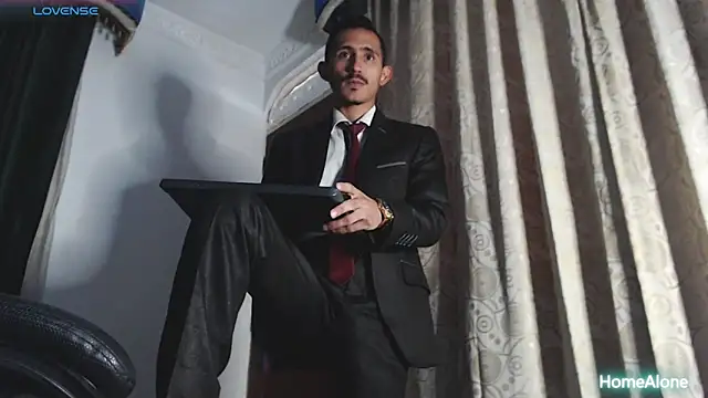 Snapshot of HomeAloneK chatting on March 18, 2025, 7:42 pm HomeAloneK online show from March 18, 2025, 7:42 pm