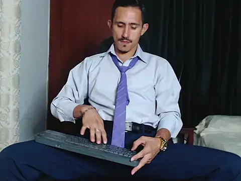 Snapshot of HomeAloneK chatting on September 17, 2025, 7:37 pm HomeAloneK online show from September 17, 2025, 7:37 pm