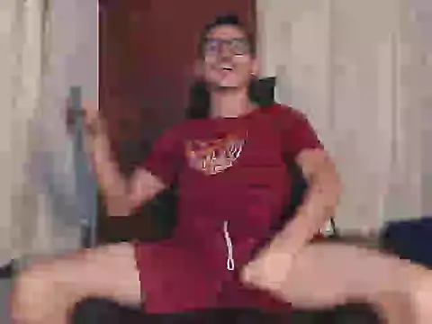 Snapshot of HomeAloneK chatting on October 9, 2025, 7:34 pm HomeAloneK online show from October 9, 2025, 7:34 pm