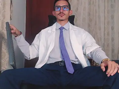 Snapshot of HomeAloneK chatting on October 23, 2025, 7:34 pm HomeAloneK online show from October 23, 2025, 7:34 pm