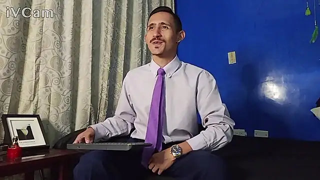 Snapshot of HomeAloneK chatting on November 13, 2025, 7:24 pm HomeAloneK online show from November 13, 2025, 7:24 pm