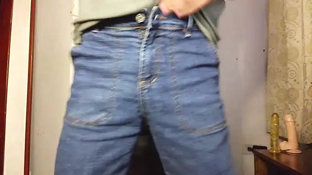 Snapshot of HomeAloneK chatting on February 6, 2026, 7:17 pm HomeAloneK online show from February 6, 2026, 7:17 pm