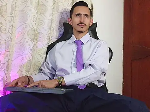 HomeAloneK online show from April 14, 2026, 7:31 pm