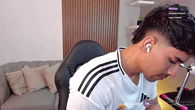 liam collins21 online show from March 5, 2025, 2:56 pm