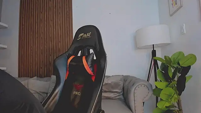 liam collins21 online show from October 1, 2025, 11:49 am