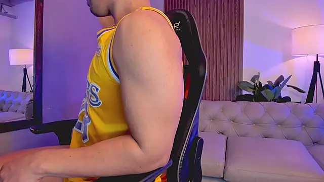 liam collins21 online show from December 17, 2025, 11:49 am