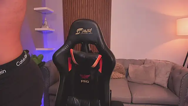 liam collins21 online show from April 22, 2026, 11:56 am