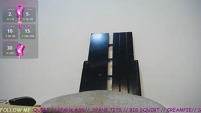 vegalaura   online show from April 10, 2026, 1:05 pm