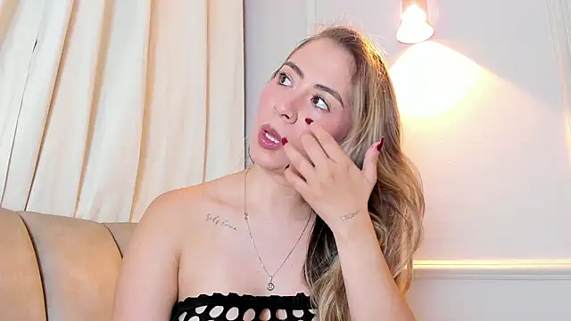 Lia walton online show from March 3, 2026, 12:11 pm