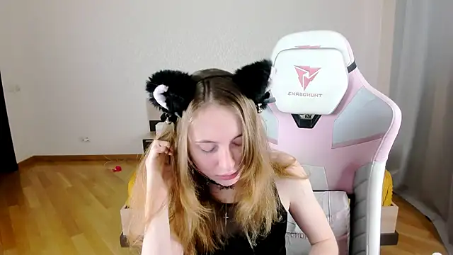 Cowell Adelina online show from September 21, 2025, 11:34 am