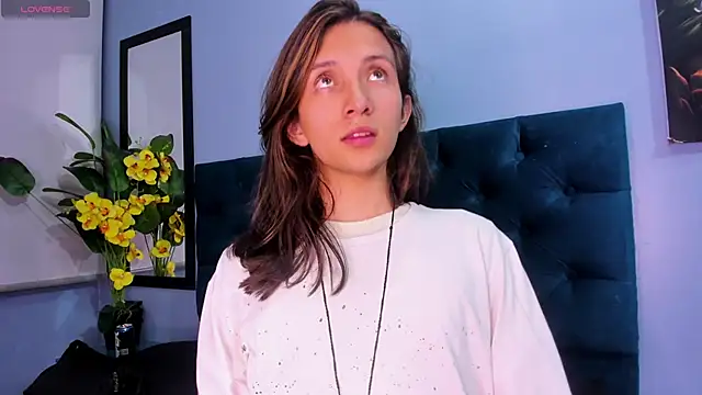 Feniix   online show from September 10, 2025, 4:56 am