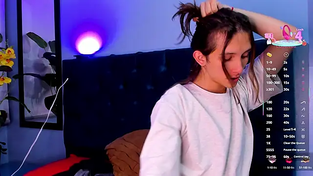 Feniix   online show from September 16, 2025, 5:19 am