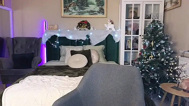 JoanneGG online show from December 18, 2024, 8:09 am