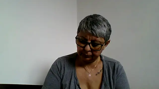 roseblak42 online show from February 24, 2026, 1:09 pm