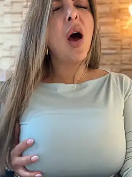  Abril-Office1 online show from January 12, 2026, 7:52 pm