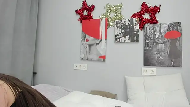 Tiny JuJu online show from December 15, 2025, 1:21 am