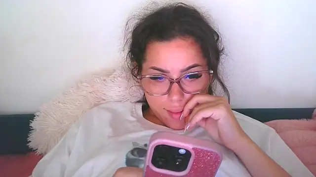 LovelyJulliette online show from October 15, 2025, 12:16 pm