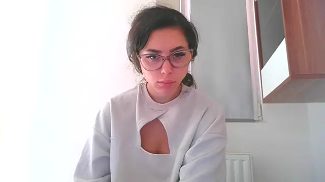 LovelyJulliette online show from October 19, 2025, 12:17 pm
