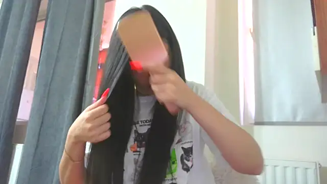 LovelyJulliette online show from March 26, 2026, 10:54 am