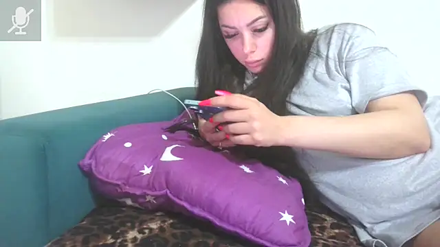 LovelyJulliette online show from April 21, 2026, 3:39 pm