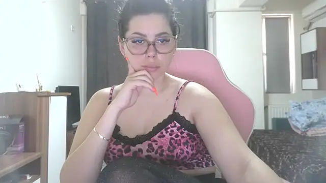 LovelyJulliette online show from June 7, 2026, 11:25 am