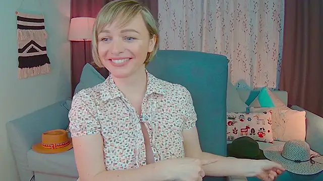 NandiSmile online show from February 18, 2025, 4:05 pm