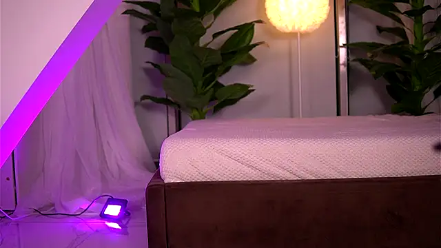 KaylaBray online show from October 25, 2025, 3:25 am