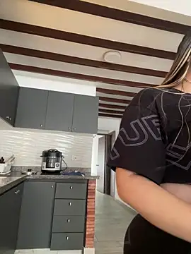 natashasweet online show from December 4, 2024, 3:43 pm