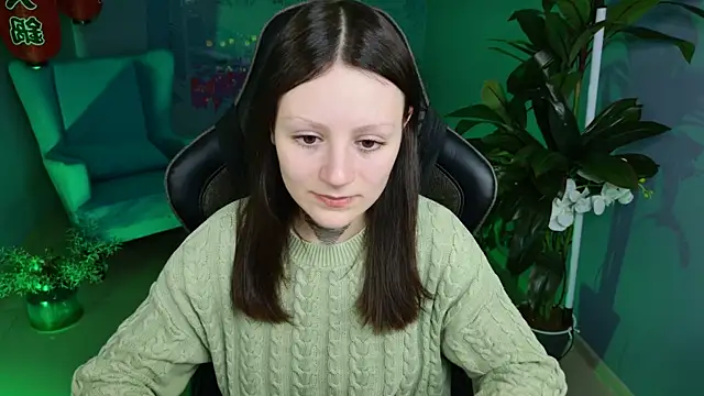 VeliraBraitberg online show from December 13, 2024, 8:09 am