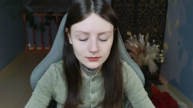 VeliraBraitberg online show from February 5, 2025, 11:12 am