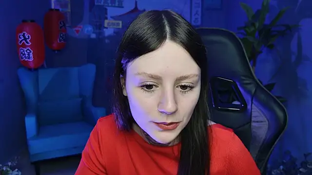 VeliraBraitberg online show from February 19, 2025, 8:12 am