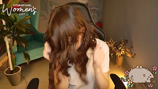 VeliraBraitberg online show from March 8, 2025, 11:16 am