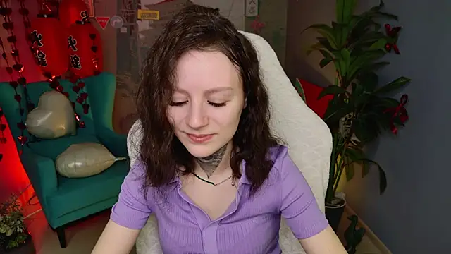 VeliraBraitberg online show from February 13, 2026, 1:18 pm