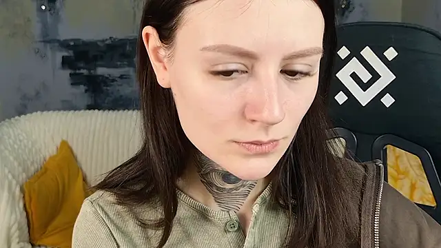 VeliraBraitberg online show from February 21, 2026, 2:07 pm