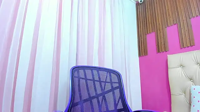 SofiaSexy  online show from December 14, 2025, 12:21 pm