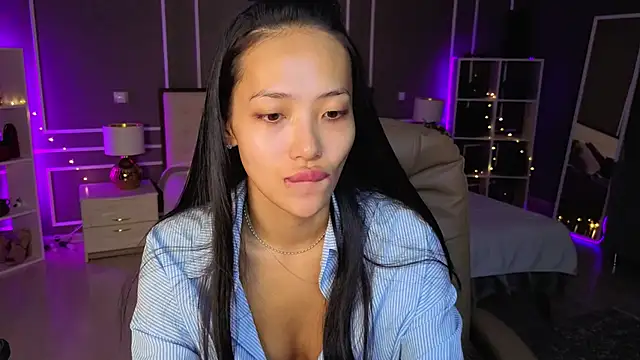  MIURA  online show from April 25, 2026, 1:08 am