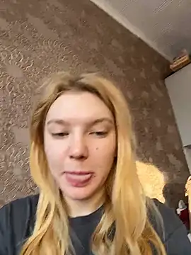 AmmyHot online show from November 28, 2025, 4:04 am