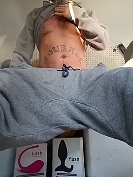 Hotbodyscottie online show from November 16, 2025, 12:44 pm