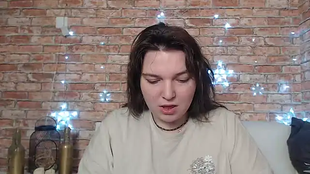 Amelia Kiss  online show from February 8, 2025, 12:38 am