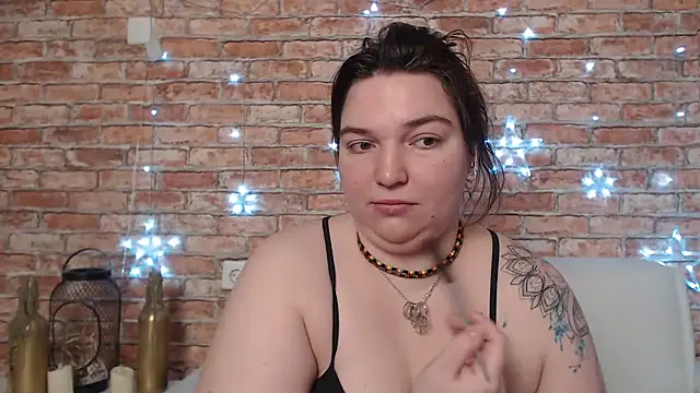 Amelia Kiss  online show from March 19, 2025, 12:48 am