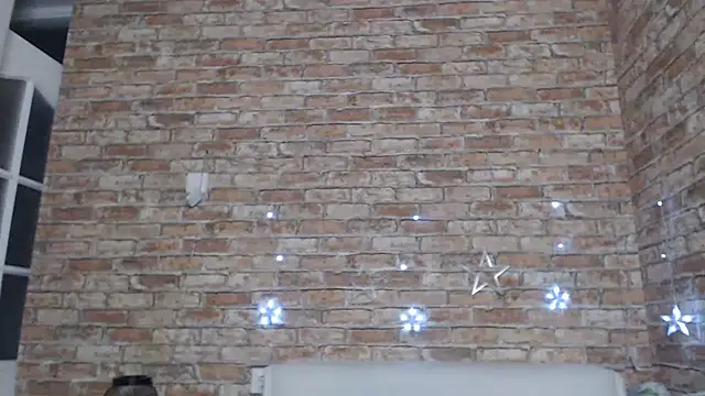 Amelia Kiss  online show from September 16, 2025, 12:33 am