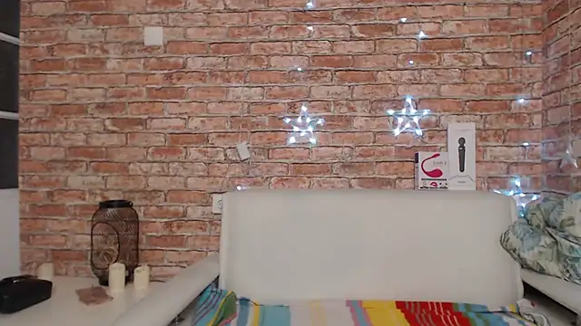 Amelia Kiss  online show from October 2, 2025, 12:39 am