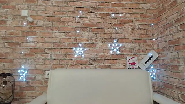 Amelia Kiss  online show from April 23, 2026, 12:45 am