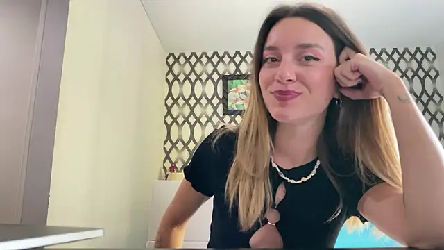 SirenaBelle online show from February 8, 2025, 10:18 am