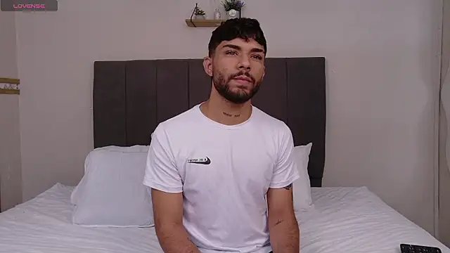 Snapshot of Alex_BigDickkk chatting on February 3, 2026, 11:59 am Alex BigDickkk online show from February 3, 2026, 11:59 am