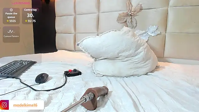 Snapshot of Kima1_ chatting on January 30, 2025, 11:02 pm Kima1 online show from January 30, 2025, 11:02 pm