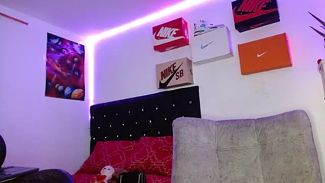 king  Black online show from December 6, 2024, 5:42 am