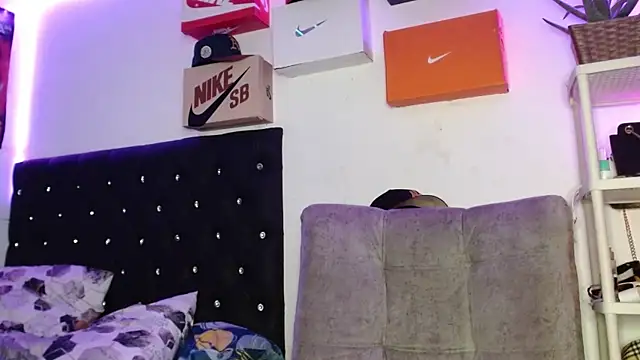 king  Black online show from February 22, 2025, 12:27 am