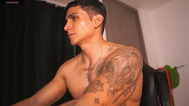 muscle boyhorny online show from February 15, 2025, 2:26 am