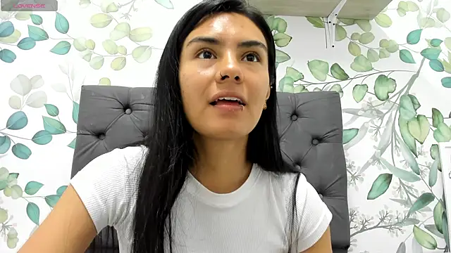 atilanadiaz7 online show from December 30, 2024, 2:30 pm